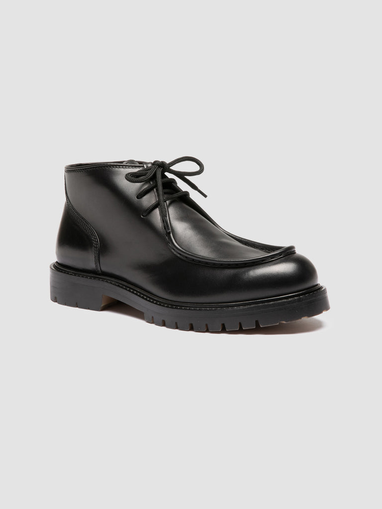 BOSS 018 - Derby in Pelle Nera