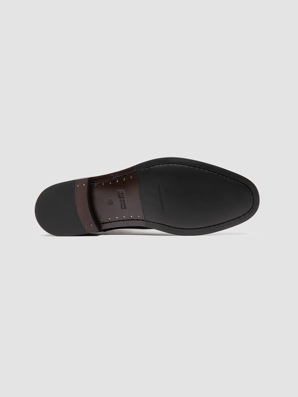 CONSULTANT 002 - Black Leather Chelsea Boots