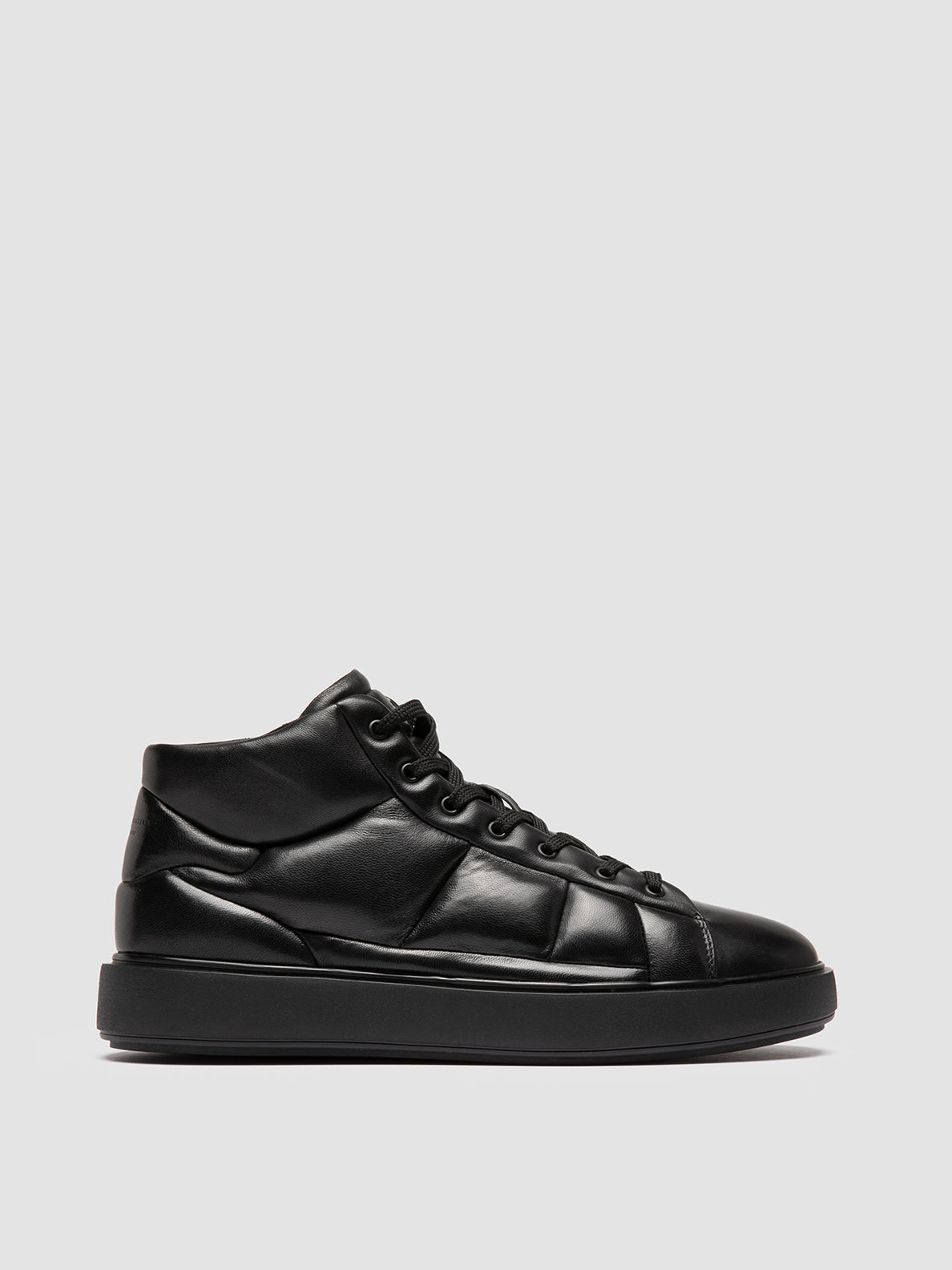 Officine Creative LEISURE 002 Sneaker Alte in Pelle Nera