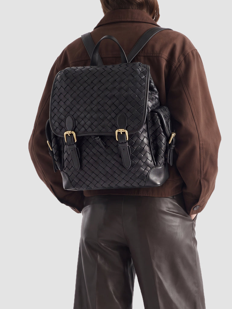 AURA 004 - Zaino in Pelle Nera-hover