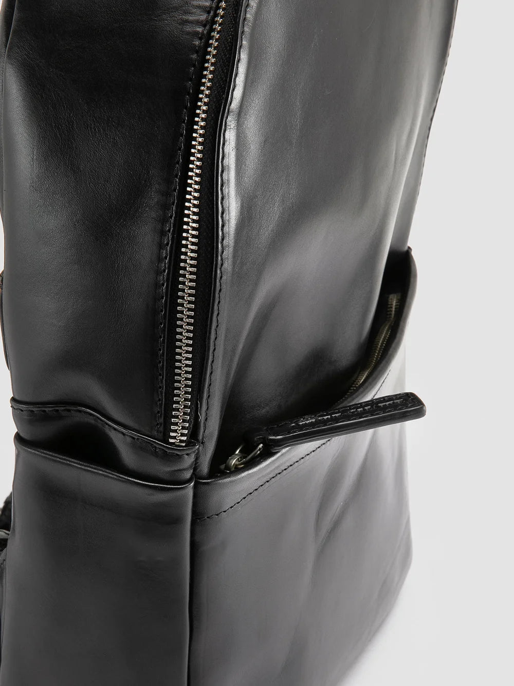 QUENTIN 020 - Black Leather Backpack - image 6