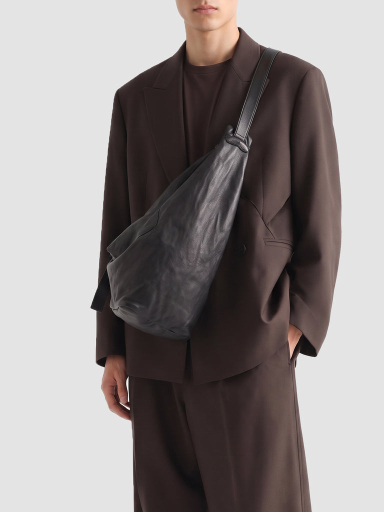 HELMET 30 - Marsupio in Pelle Nera-hover
