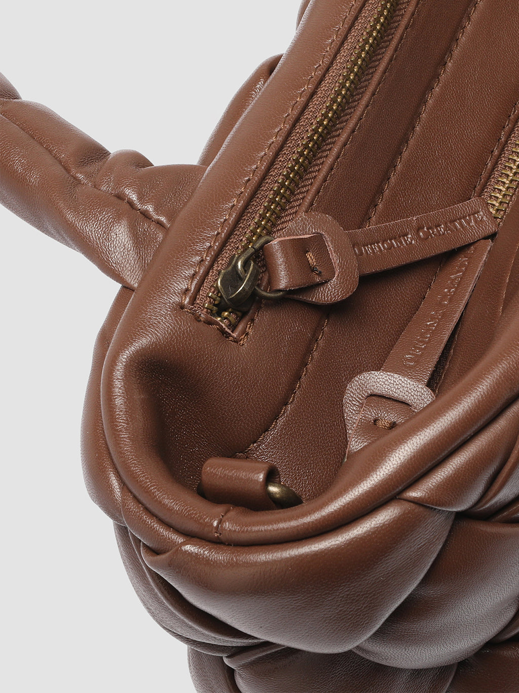 OC CLASS 48 Massive - Brown Leather Handbag