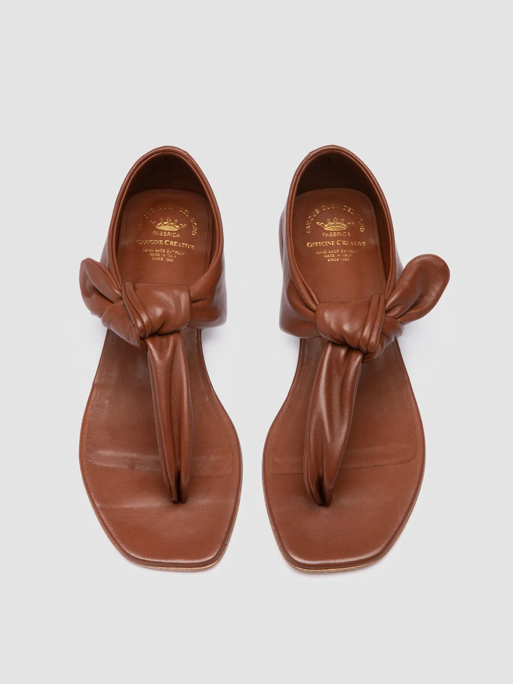 SUKI 008 - Sandali Infradito in Pelle Marrone - image 2,side view