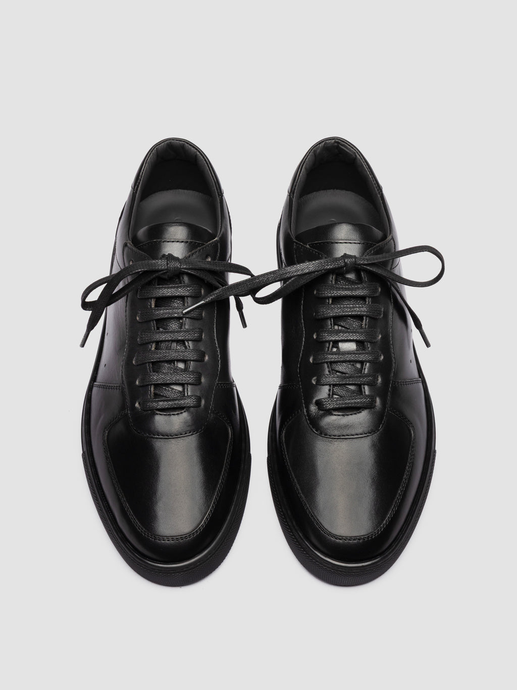 SISSO 001 - Sneakers Basse in Pelle Nera - image 2,side view
