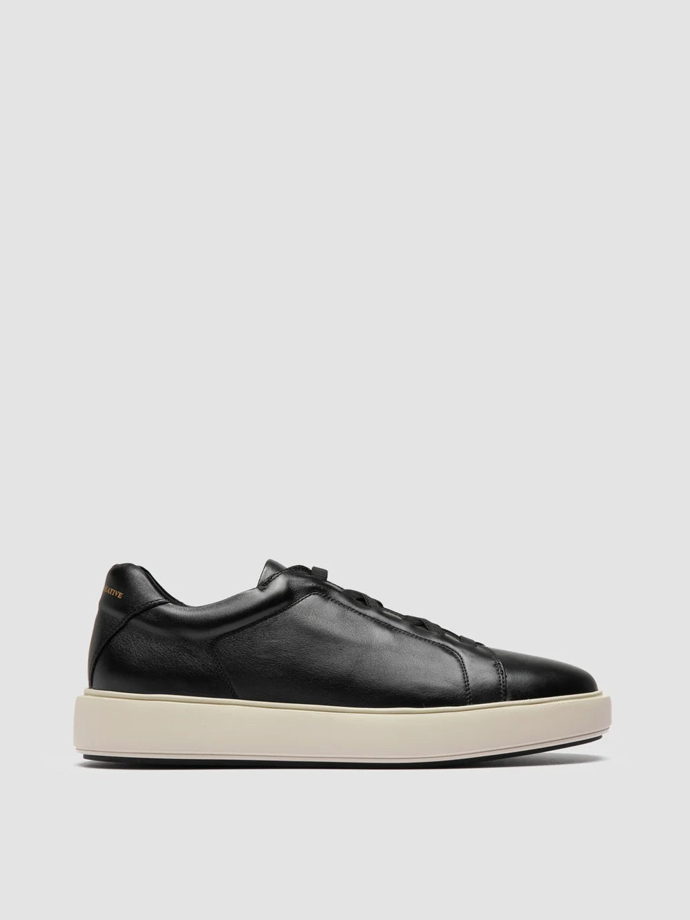 SLOUCH 001 - Sneaker Basse in Pelle Nera - image 1,side view